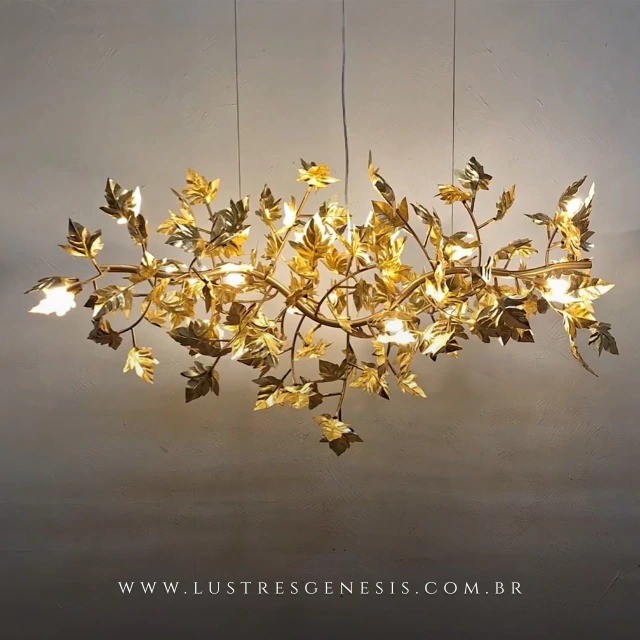 Lustre Moderno com design rústico galho com pétalas em ouro.