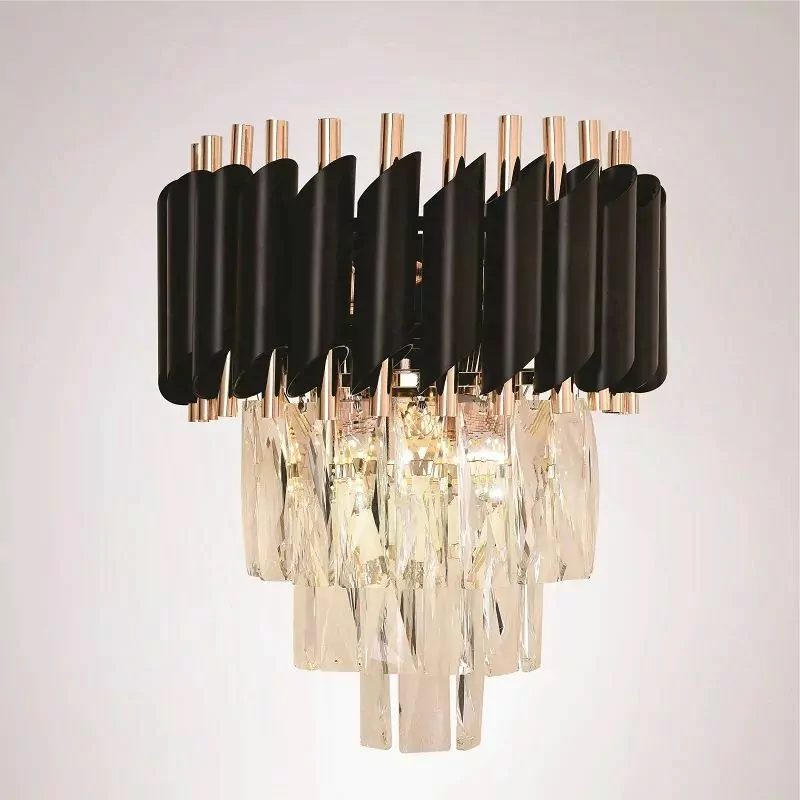 Lustre moderno com cristal pendente e detalhes em metal preto