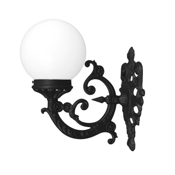 Arandela clássica preta com globo branco e detalhes ornamentados