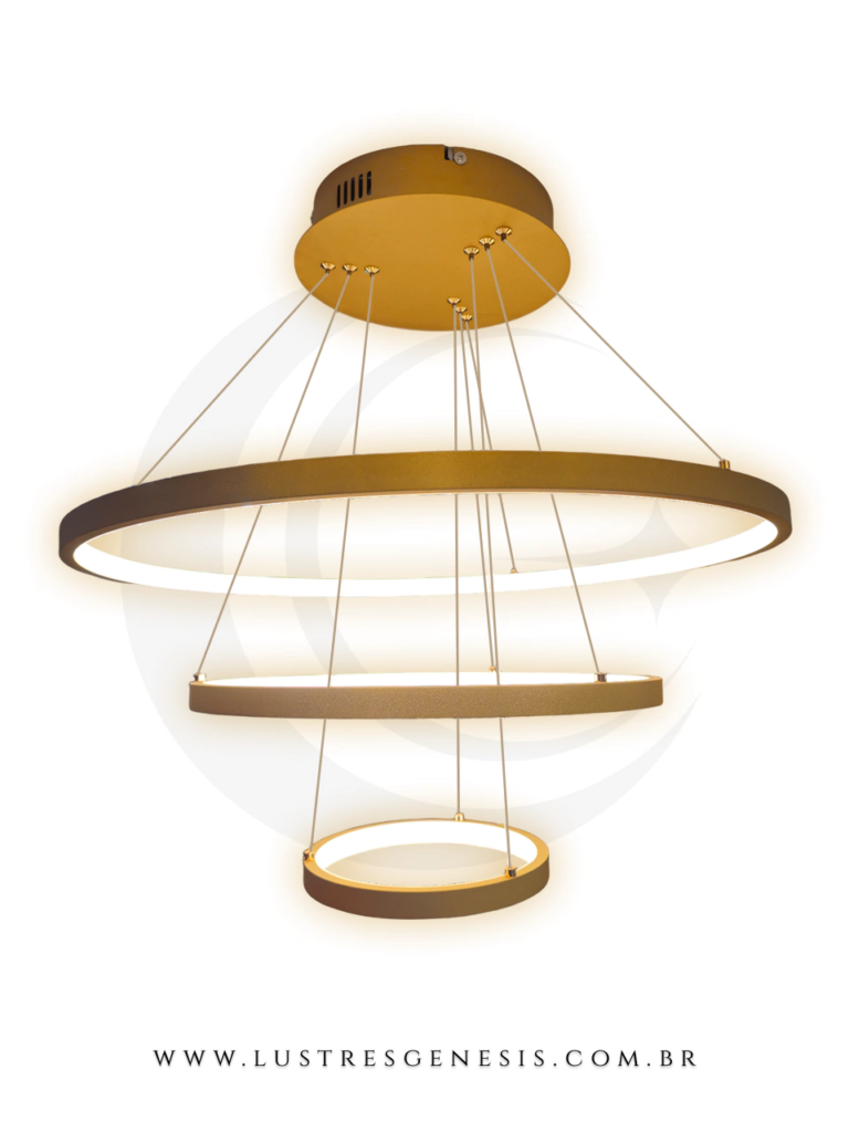 Lustre moderno dourado com três aros iluminados suspensos.
