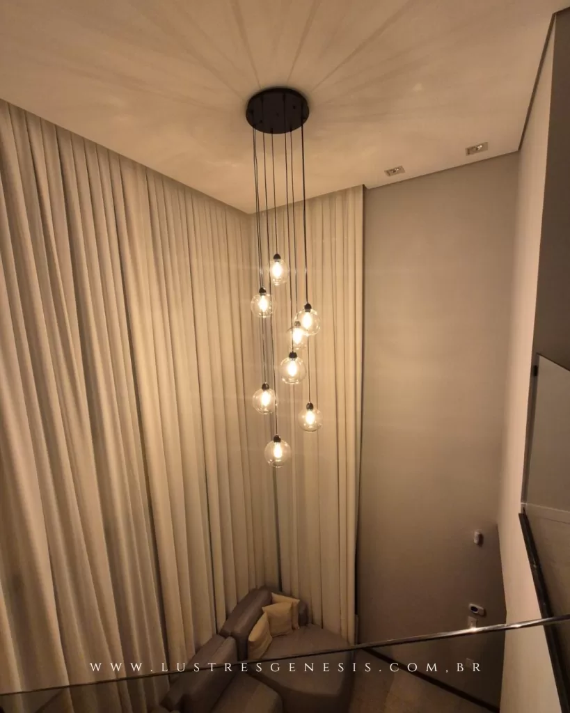 Lustre Sarvah com 8 Globos Transparentes