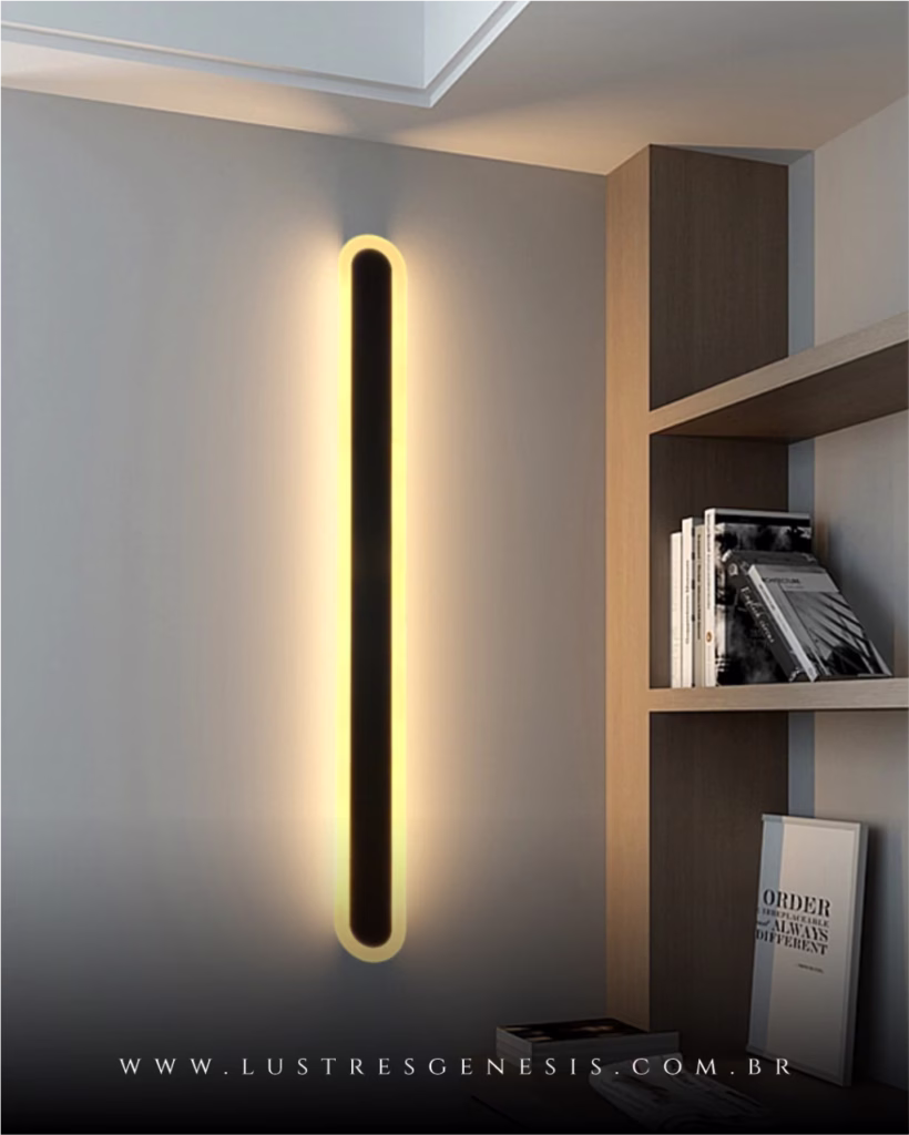 Arandela Moderna Fit Linear Slim Preto 80cm com luz direta de LED instalada em uma parede ao lado de uma estante. DCB03155  Lustres Gênesis - o melhore site da Internet para comprar Lustre
