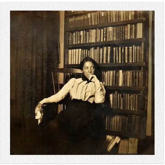 Clara Driscoll, designer de vidro dos Tiffany Studios e criadora de diversos modelos de luminárias Tiffany.