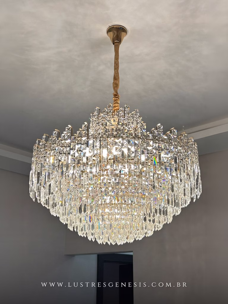 Lustre Pendente Rubia com coroa de cristal redondo Ø80cm, ideal para sala de jantar, sala de estar e escadas, da Sindora. Lustres Genesis a maior empresa de Lustres e luminarias do Brasil