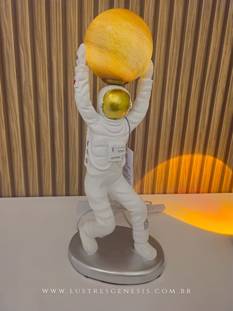 Abajur Moderno Mars Astronauta Branco com o Planeta Marte Para Decoração, Quarto Infantil e Cabeceira de Cama